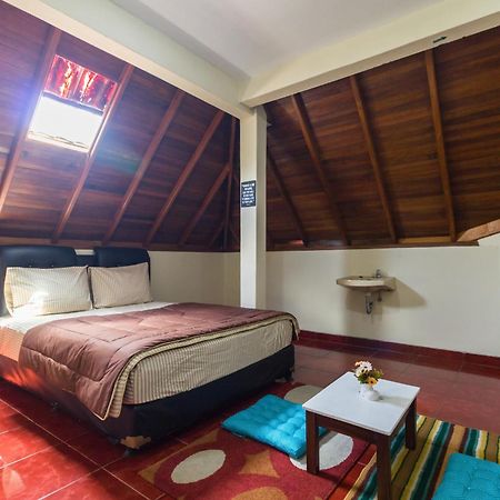 Pele Guesthouse Bandung Exteriör bild