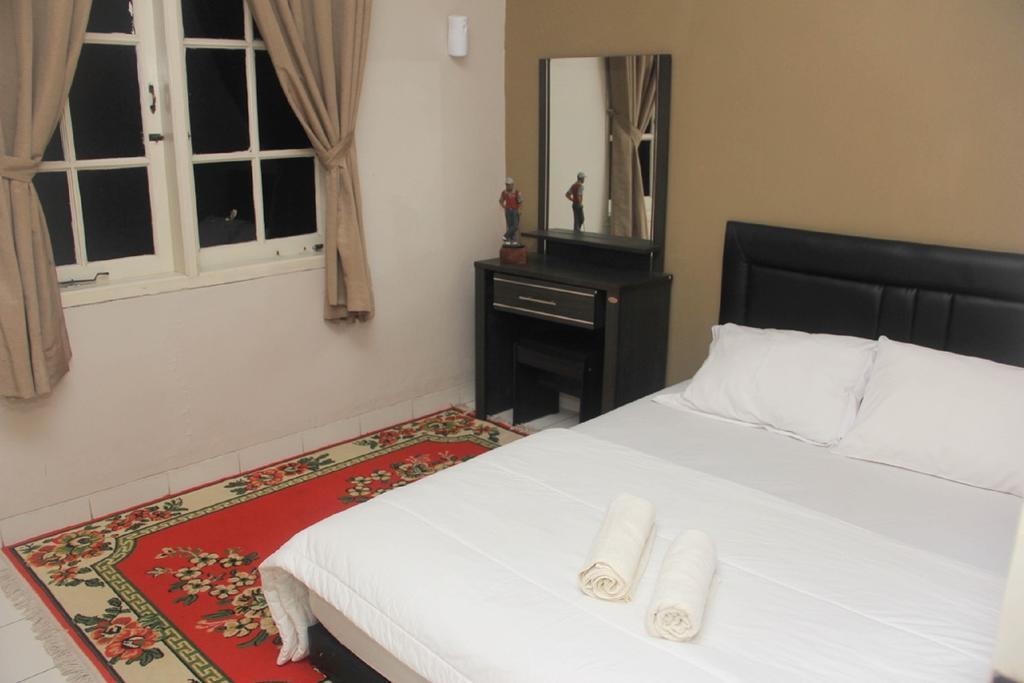 Pele Guesthouse Bandung Exteriör bild