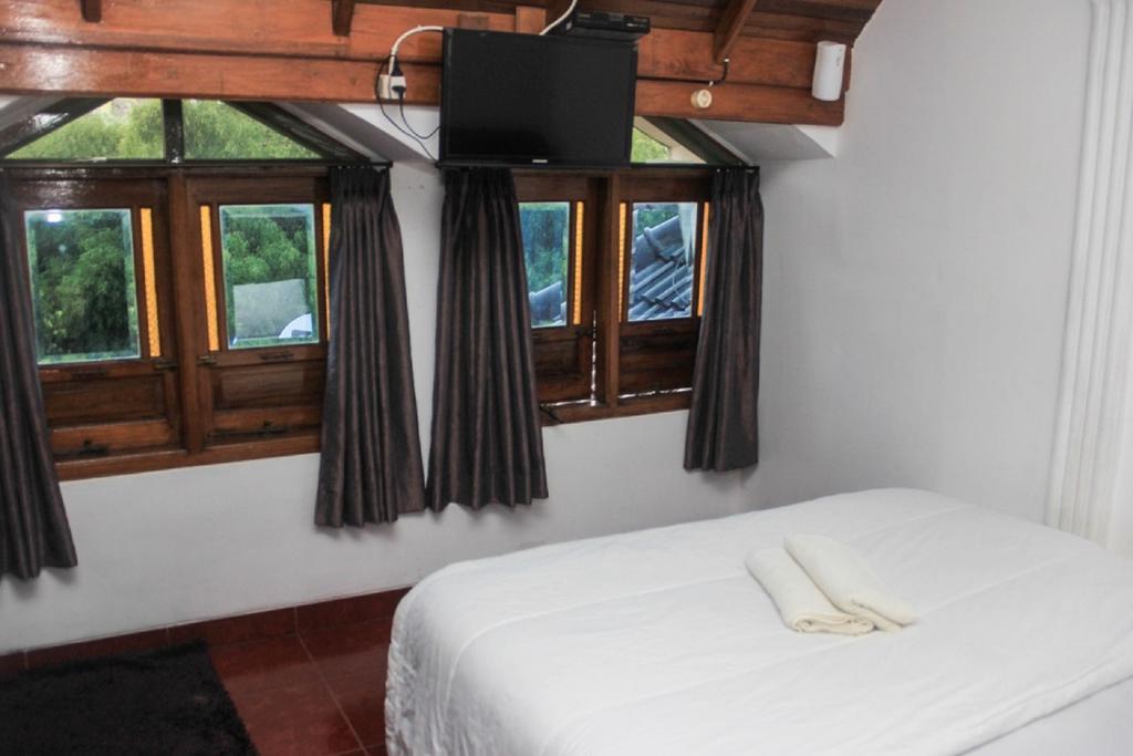 Pele Guesthouse Bandung Exteriör bild